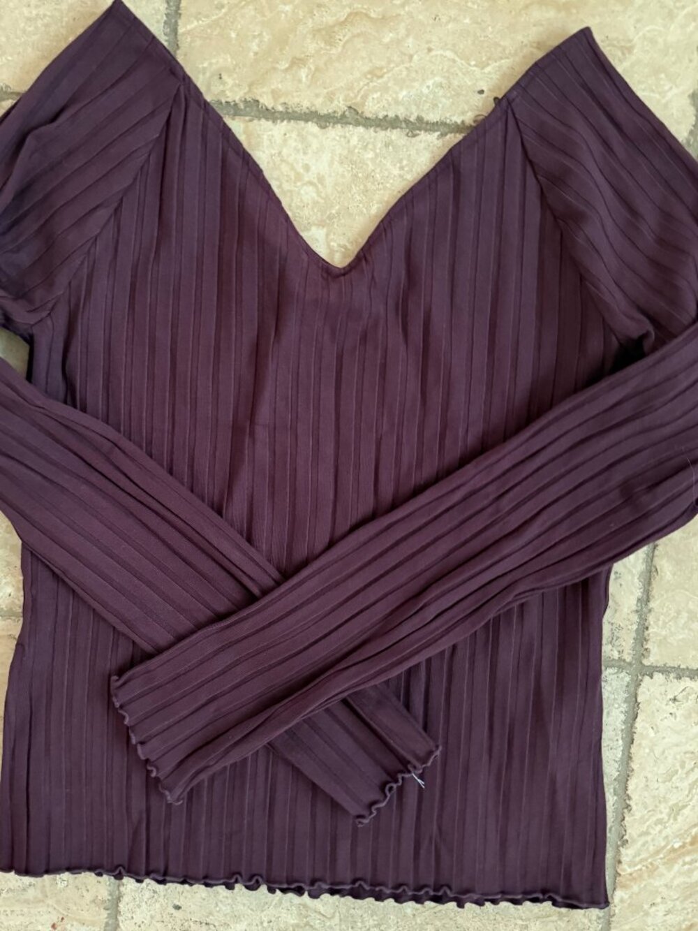 Banana Republic Maroon  v-front/back ribbed top New with out Tags Sz S